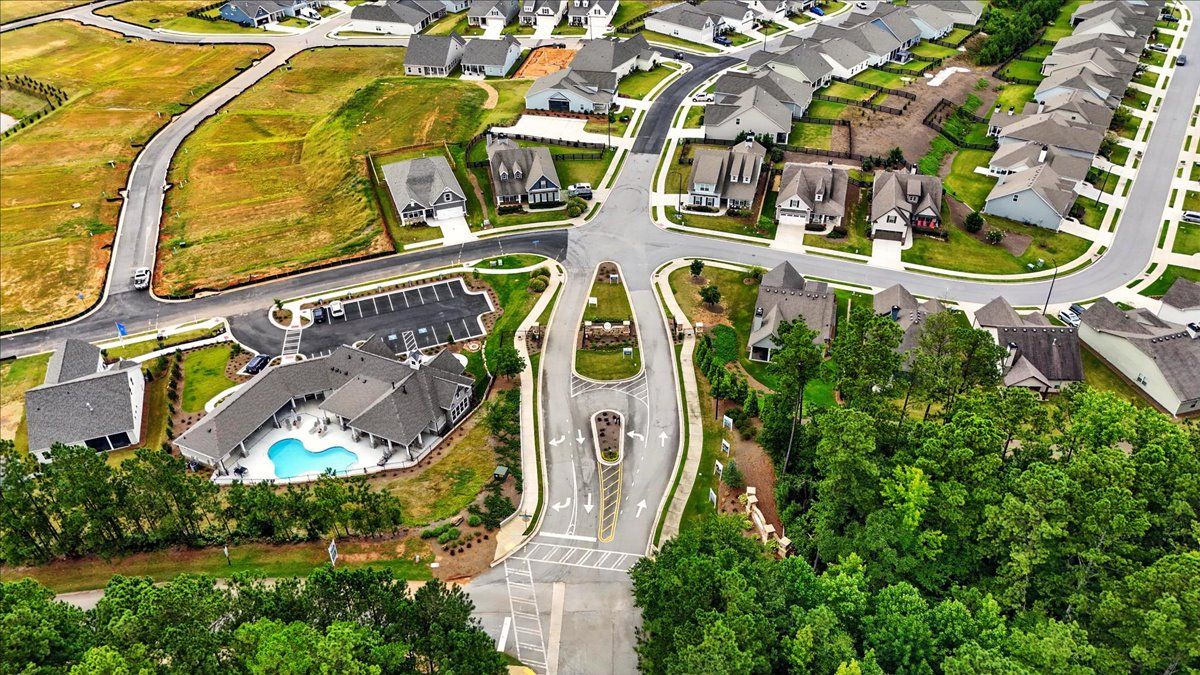 Heritage Pointe at The Georgian clubhouse