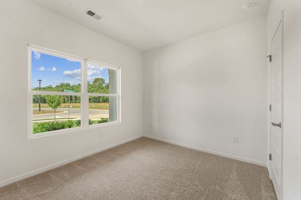 406 Bluegrass Lane photo 4