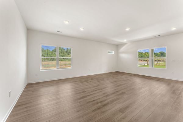 406 Bluegrass Lane photo 8