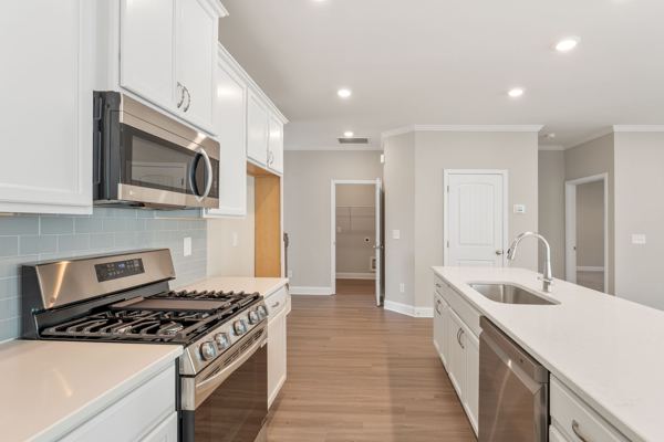 53 Colonial Terrace photo 9