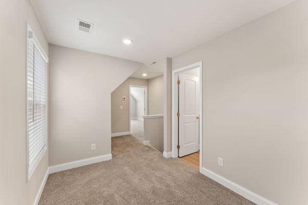 53 Colonial Terrace photo 15