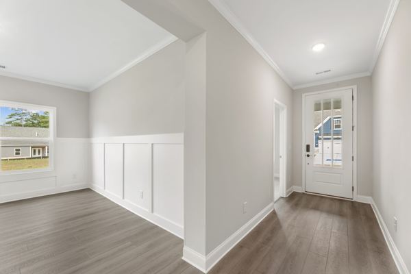 54 Colonial Terrace photo 3
