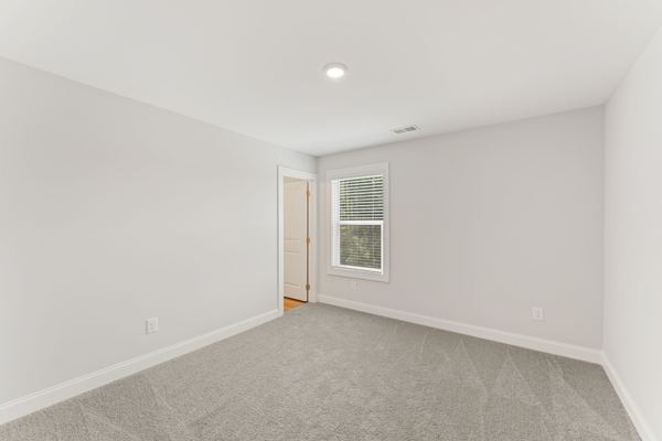 90 Riverwalk Manor Dr photo 15